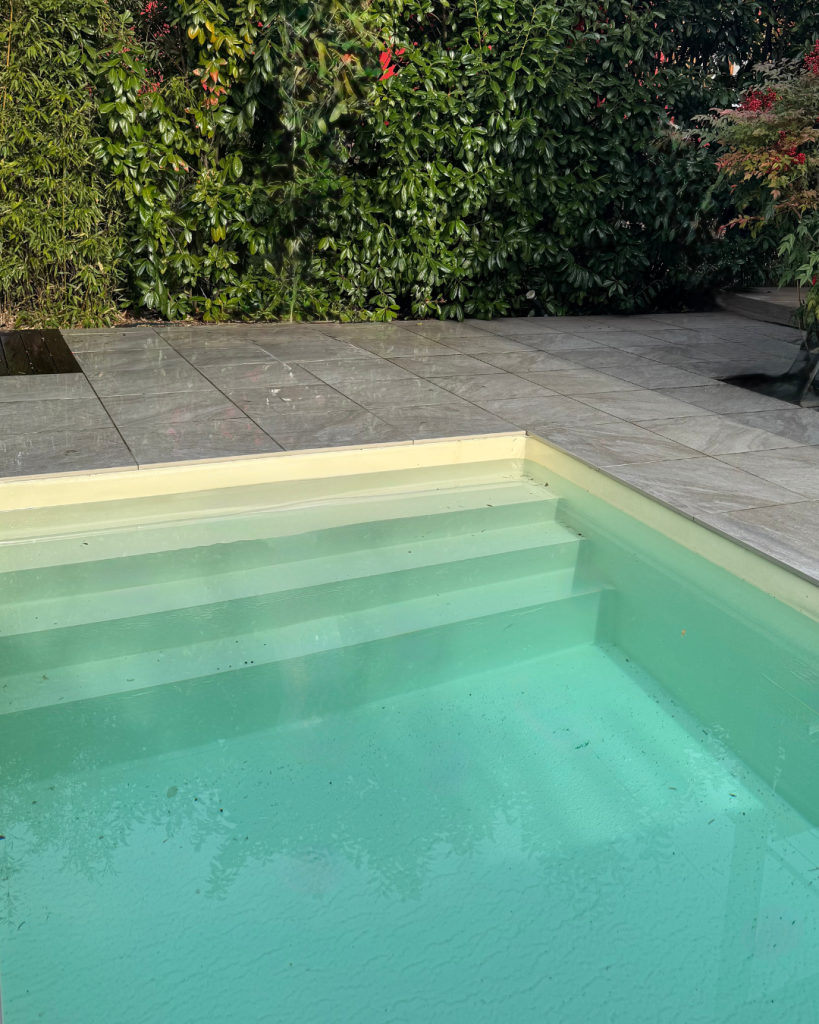 nettoyage de plage de piscine et pergolas nateq